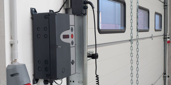 Installation Tor-und Türautomatik